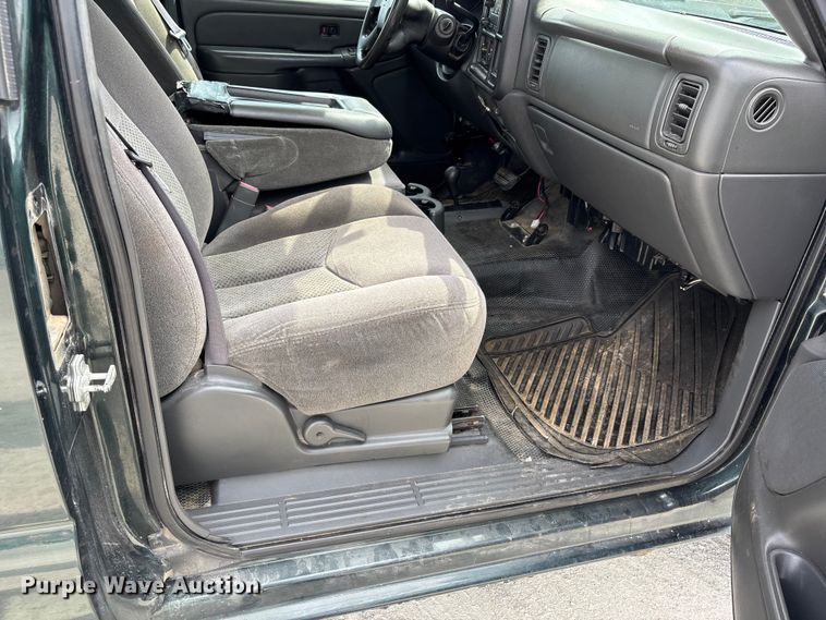 image for item DU1366 2006 Chevrolet Silverado 1500 Ext. Cab pickup truck