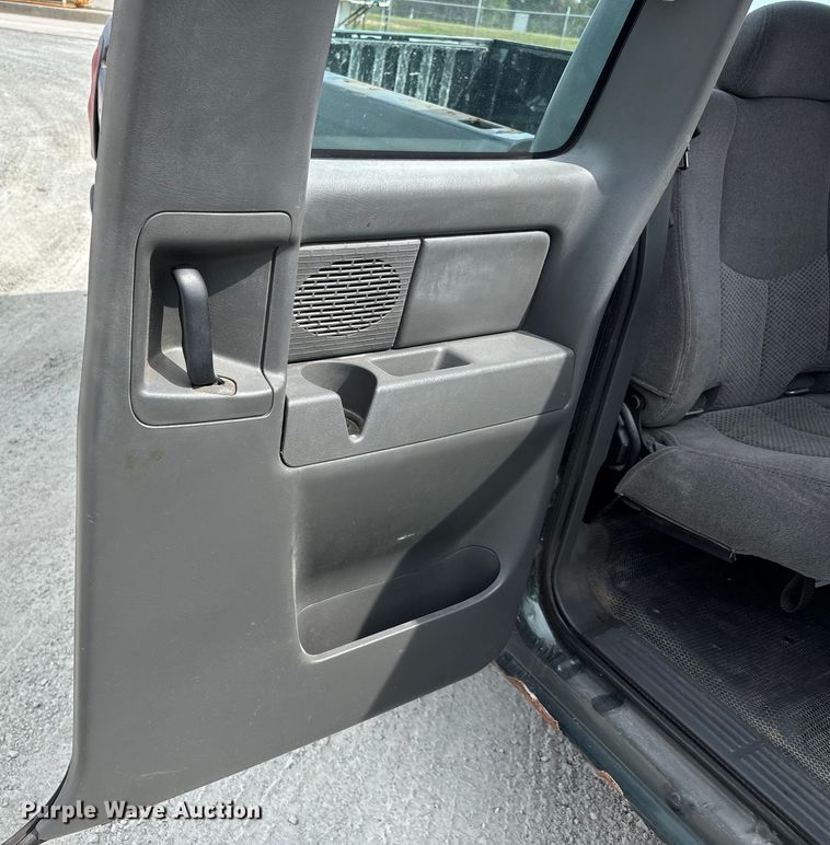 image for item DU1366 2006 Chevrolet Silverado 1500 Ext. Cab pickup truck