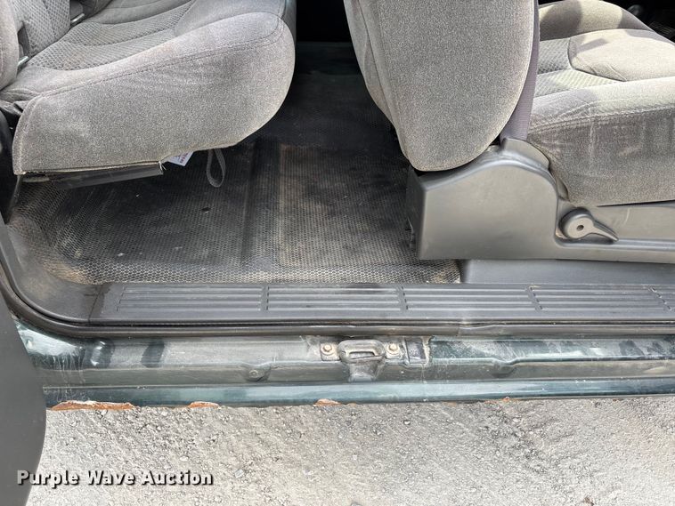 image for item DU1366 2006 Chevrolet Silverado 1500 Ext. Cab pickup truck