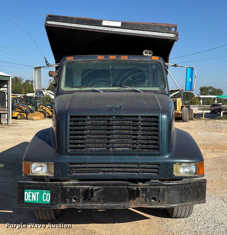 image for item DU1429 2002 International 2674 dump truck