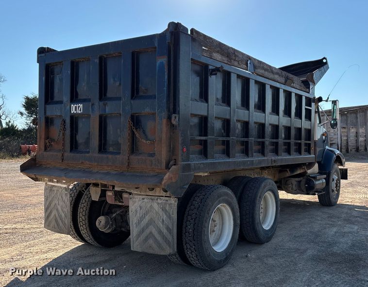 image for item DU1429 2002 International 2674 dump truck