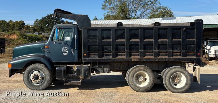 image for item DU1429 2002 International 2674 dump truck