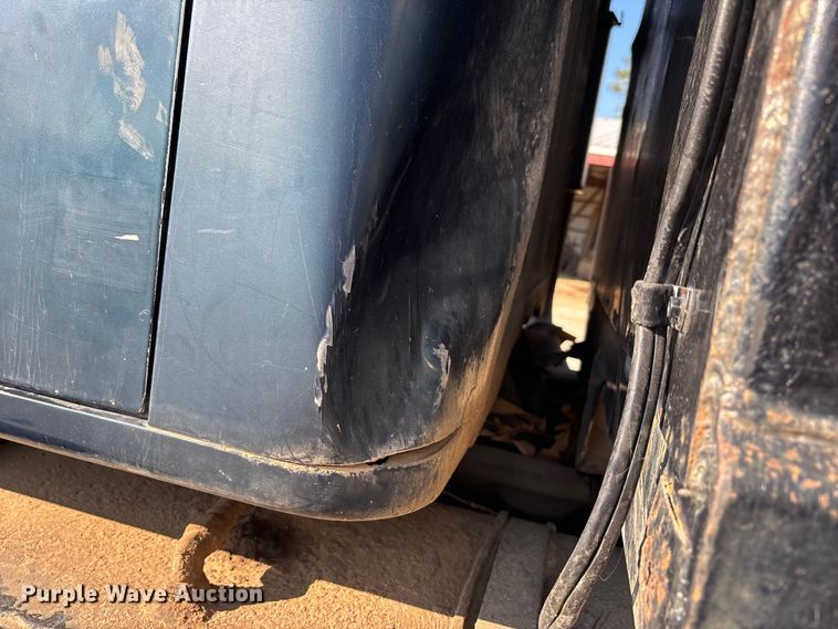 image for item DU1429 2002 International 2674 dump truck