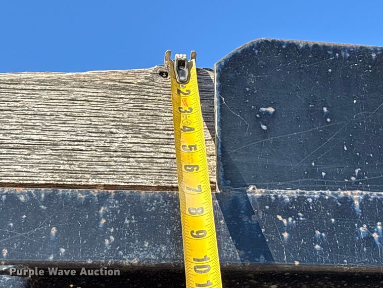 image for item DU1429 2002 International 2674 dump truck