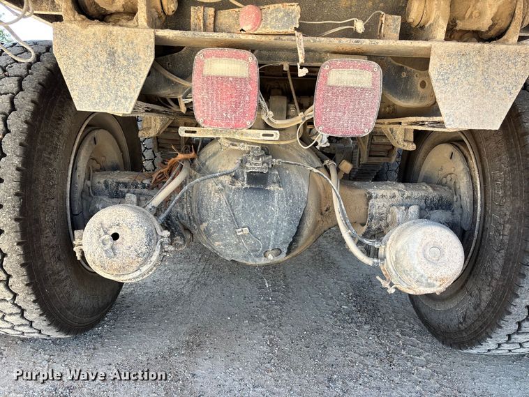 image for item DU1429 2002 International 2674 dump truck