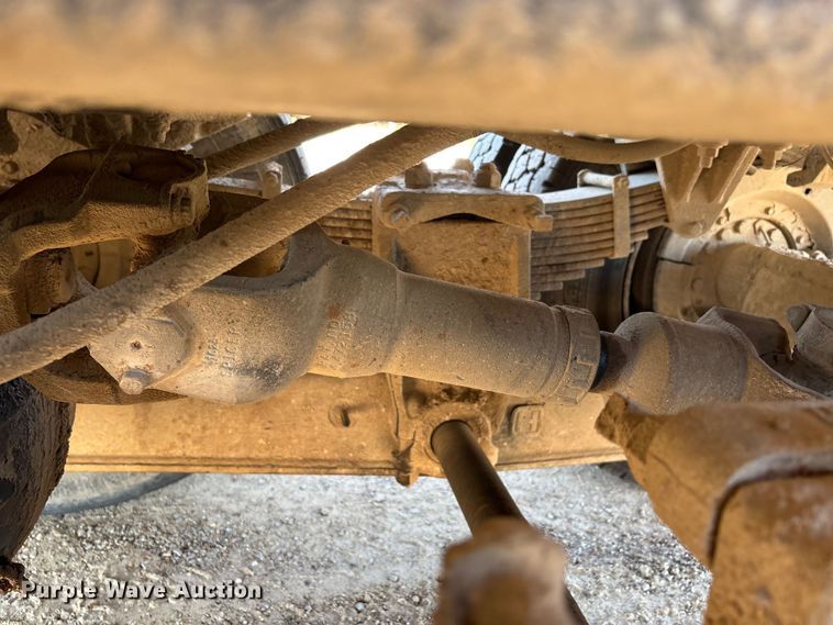 image for item DU1429 2002 International 2674 dump truck