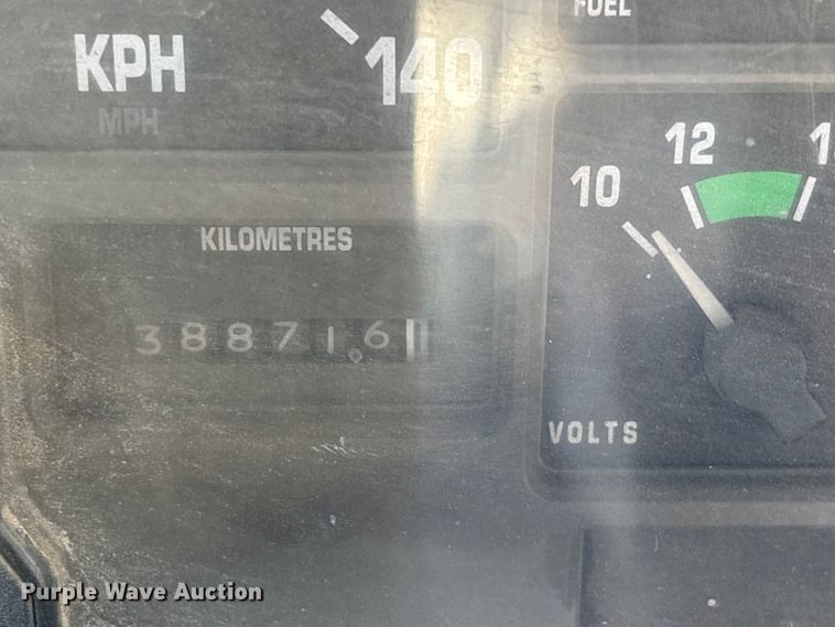 image for item DU1429 2002 International 2674 dump truck