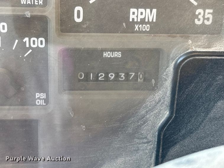 image for item DU1429 2002 International 2674 dump truck