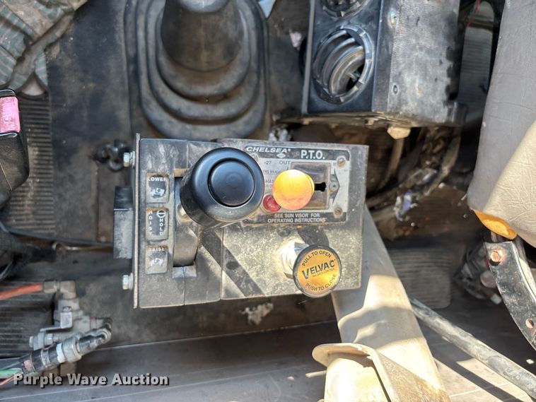 image for item DU1429 2002 International 2674 dump truck