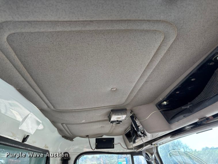 image for item DU1429 2002 International 2674 dump truck