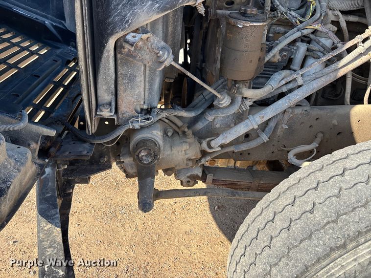 image for item DU1429 2002 International 2674 dump truck