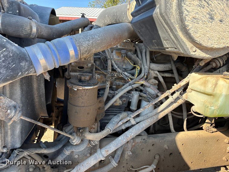 image for item DU1429 2002 International 2674 dump truck