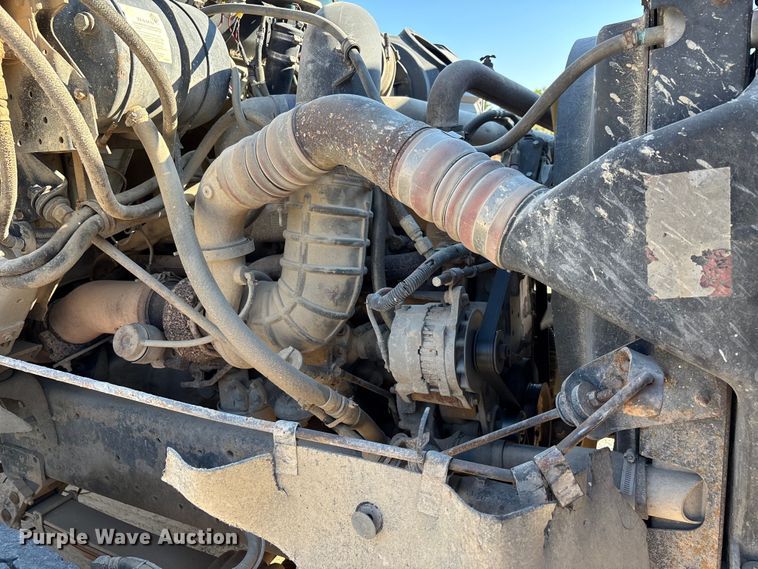 image for item DU1429 2002 International 2674 dump truck