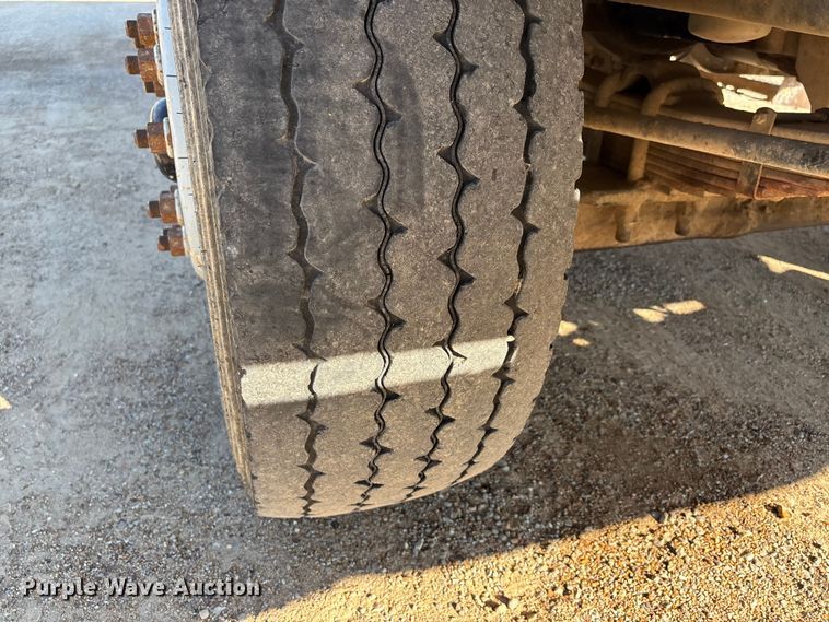 image for item DU1429 2002 International 2674 dump truck