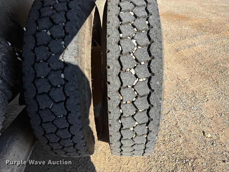 image for item DU1429 2002 International 2674 dump truck