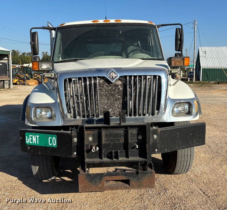 image for item DU1430 2007 International 7500 dump truck