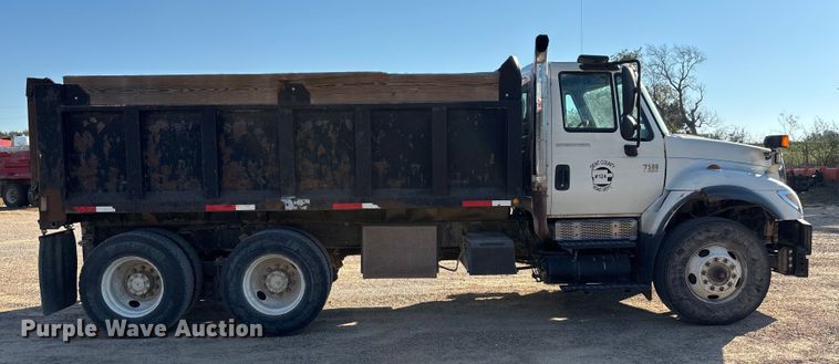 image for item DU1430 2007 International 7500 dump truck