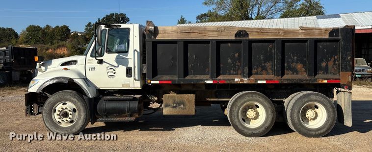 image for item DU1430 2007 International 7500 dump truck