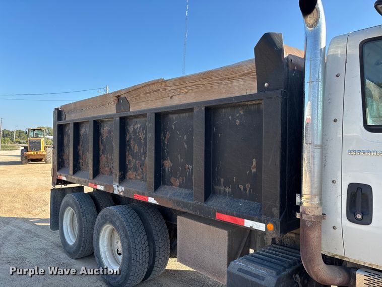 image for item DU1430 2007 International 7500 dump truck