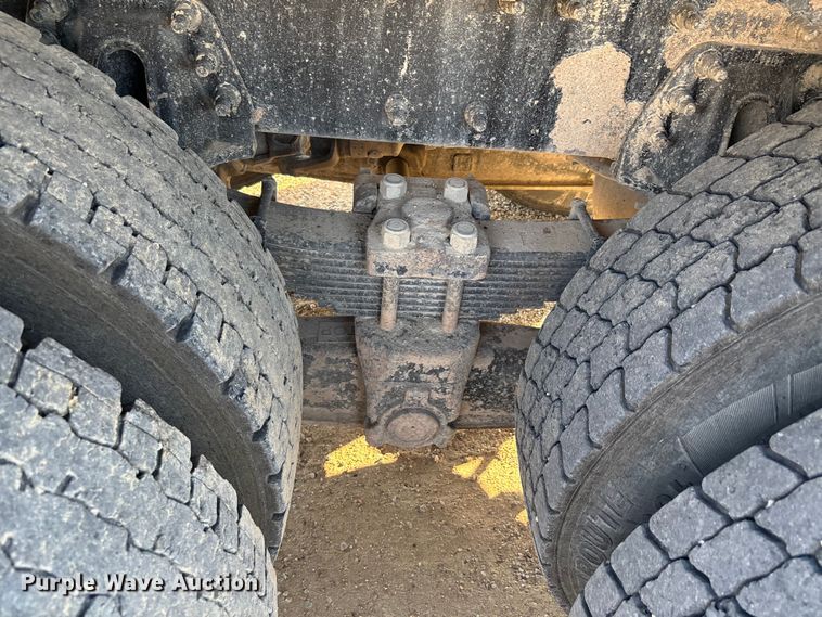 image for item DU1430 2007 International 7500 dump truck