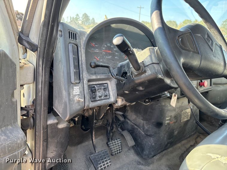 image for item DU1430 2007 International 7500 dump truck