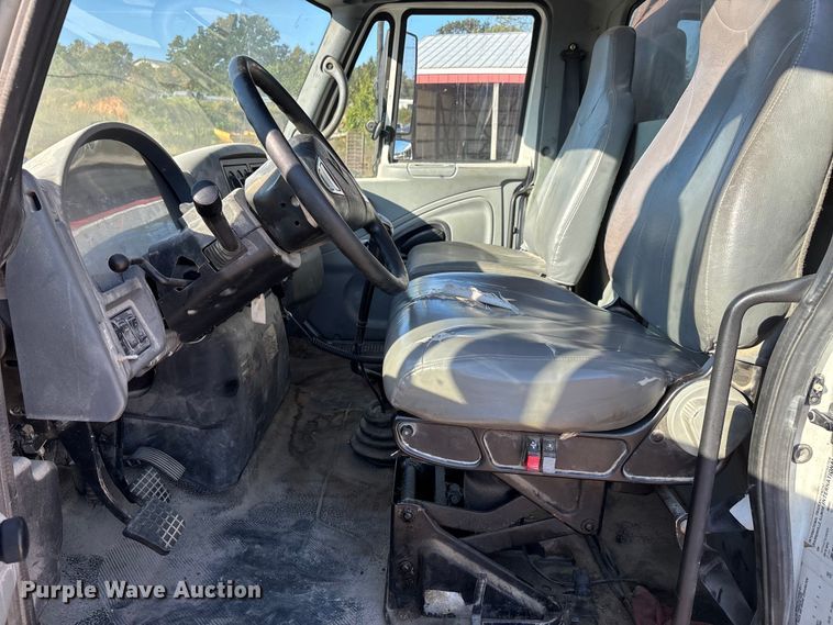 image for item DU1430 2007 International 7500 dump truck