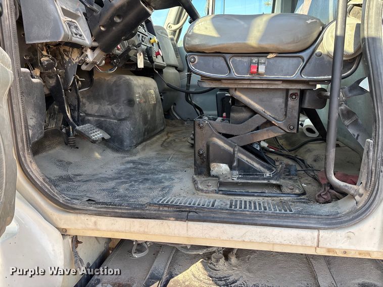 image for item DU1430 2007 International 7500 dump truck