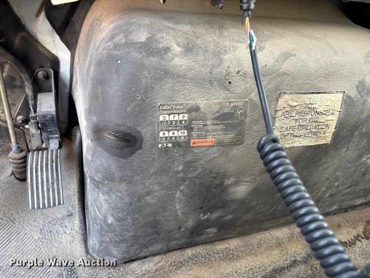 image for item DU1430 2007 International 7500 dump truck