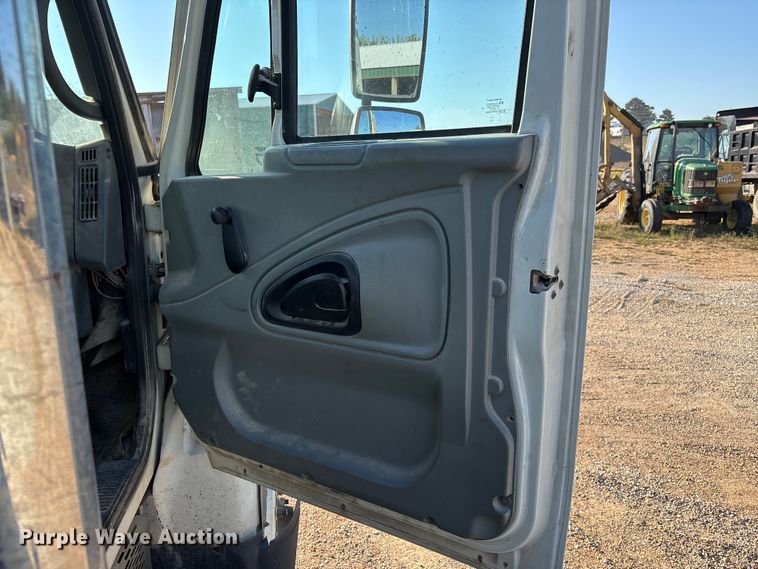 image for item DU1430 2007 International 7500 dump truck