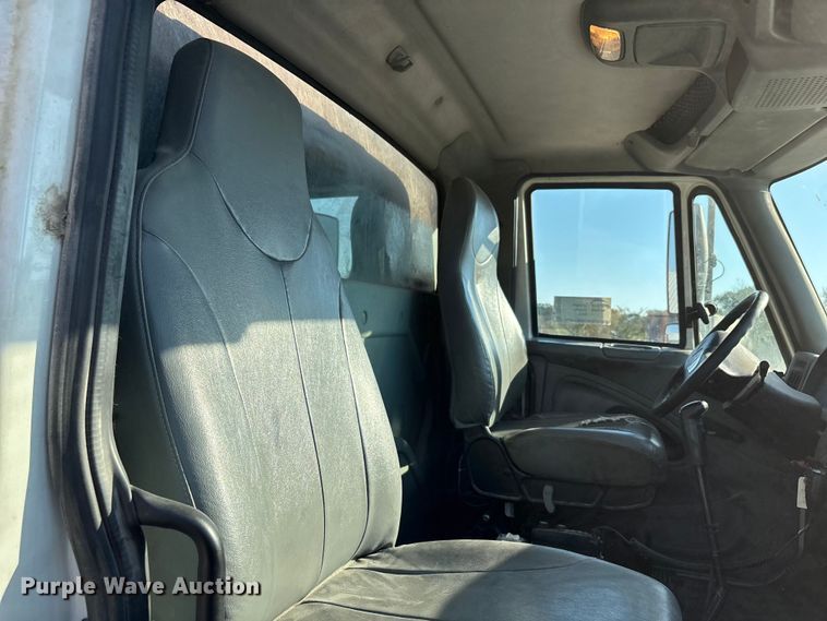 image for item DU1430 2007 International 7500 dump truck