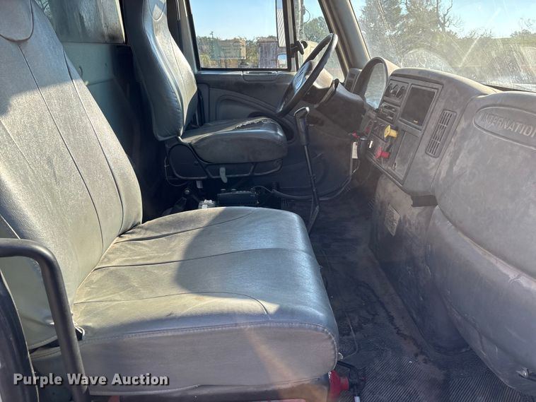 image for item DU1430 2007 International 7500 dump truck