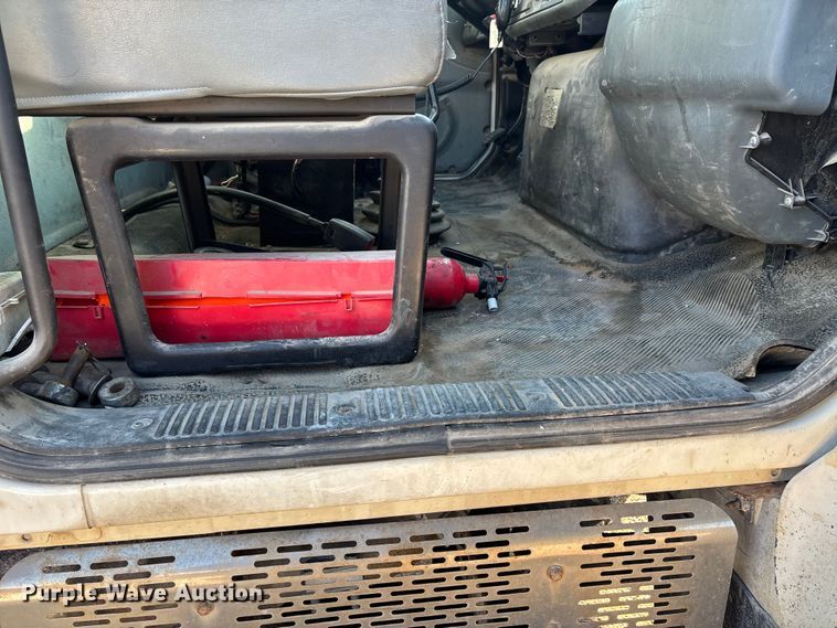 image for item DU1430 2007 International 7500 dump truck