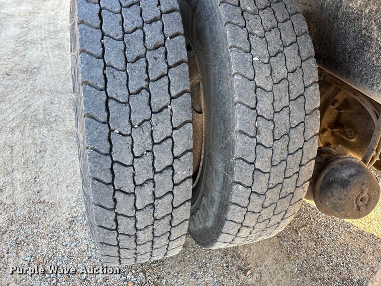 image for item DU1430 2007 International 7500 dump truck