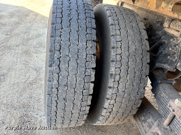 image for item DU1430 2007 International 7500 dump truck