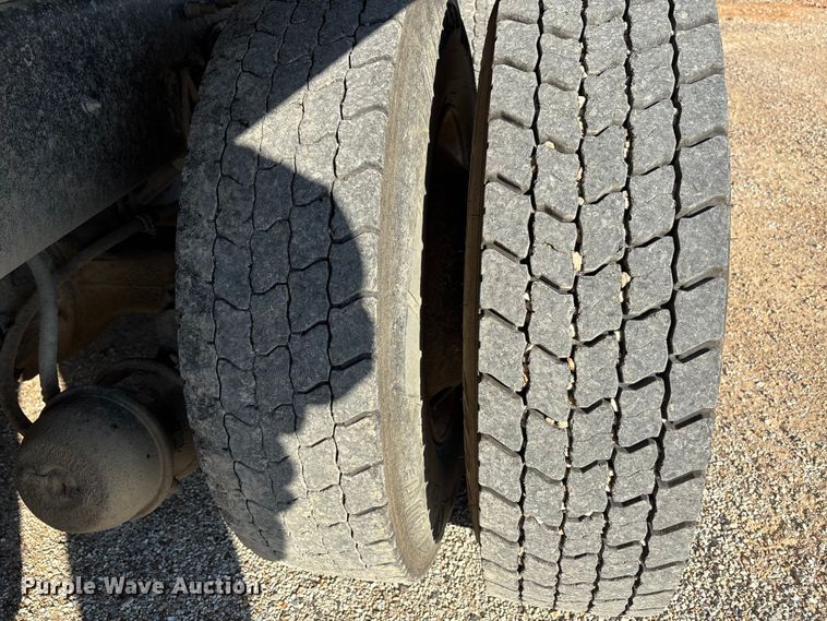 image for item DU1430 2007 International 7500 dump truck