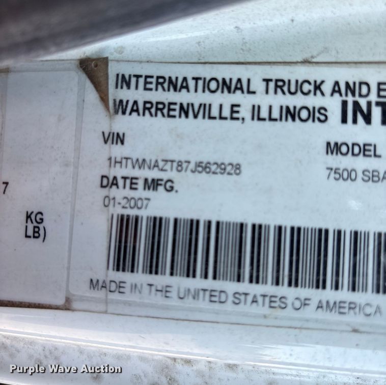 image for item DU1430 2007 International 7500 dump truck