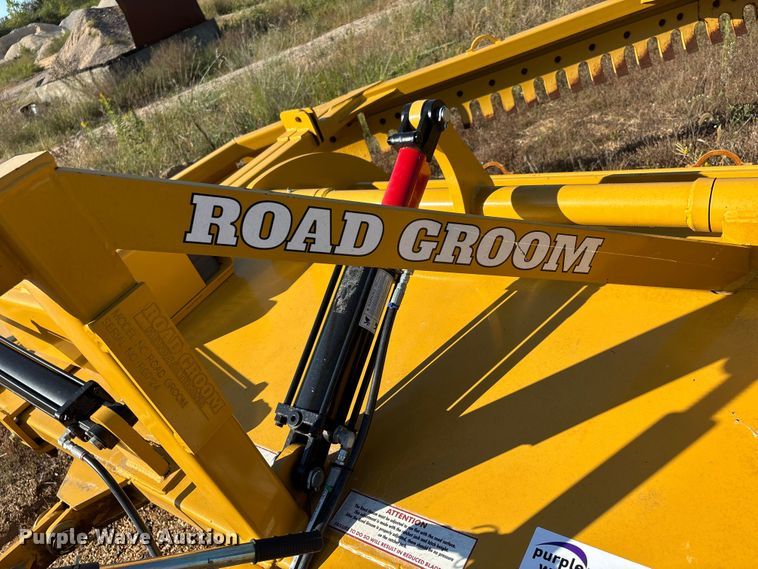 image for item DU1431 Road groomer
