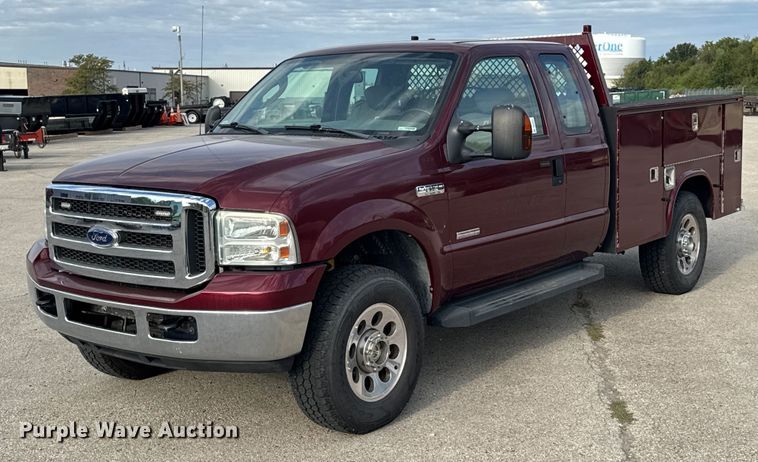 image for item DU3521 2006 Ford F350 Super Duty SuperCab utility bed pickup truck