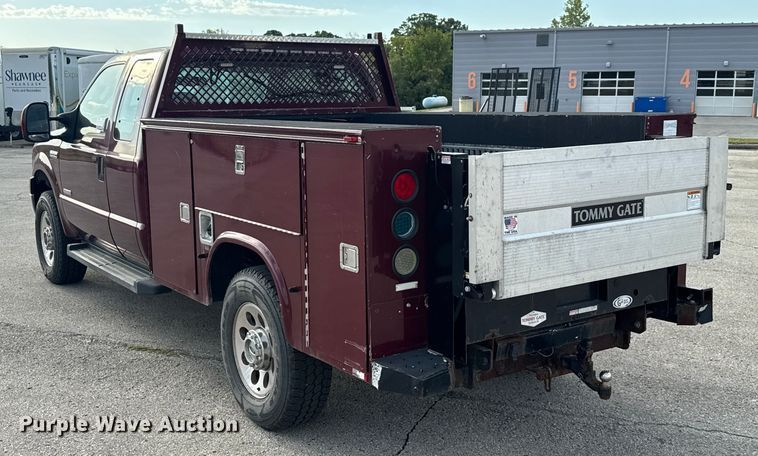 image for item DU3521 2006 Ford F350 Super Duty SuperCab utility bed pickup truck