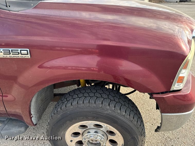 image for item DU3521 2006 Ford F350 Super Duty SuperCab utility bed pickup truck