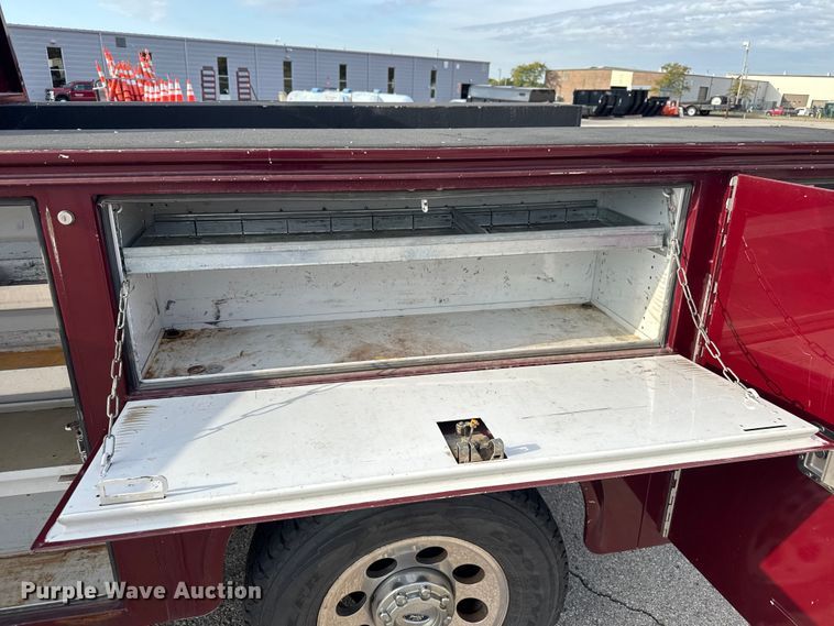 image for item DU3521 2006 Ford F350 Super Duty SuperCab utility bed pickup truck