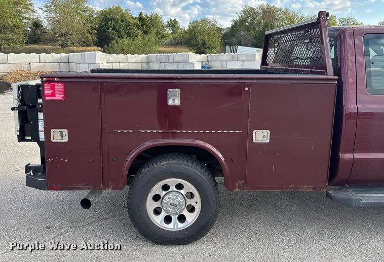 image for item DU3521 2006 Ford F350 Super Duty SuperCab utility bed pickup truck