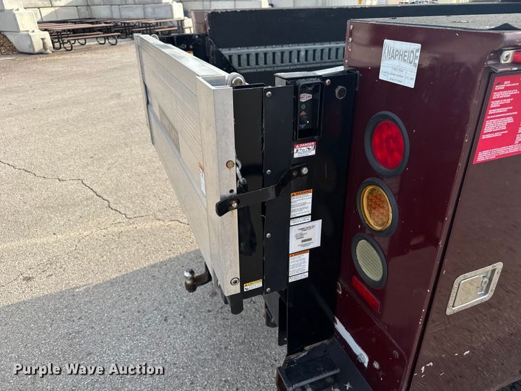 image for item DU3521 2006 Ford F350 Super Duty SuperCab utility bed pickup truck