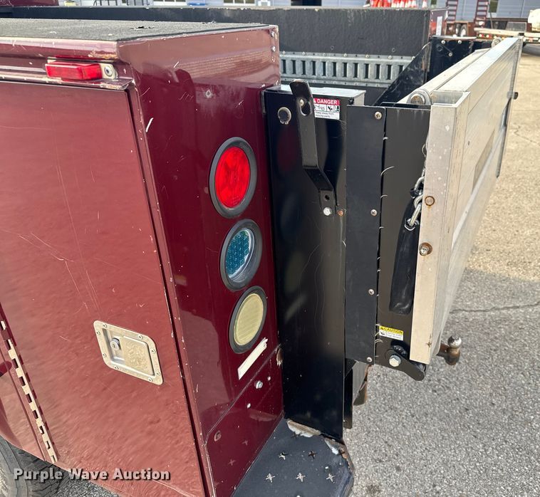 image for item DU3521 2006 Ford F350 Super Duty SuperCab utility bed pickup truck