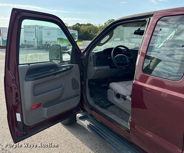 image for item DU3521 2006 Ford F350 Super Duty SuperCab utility bed pickup truck