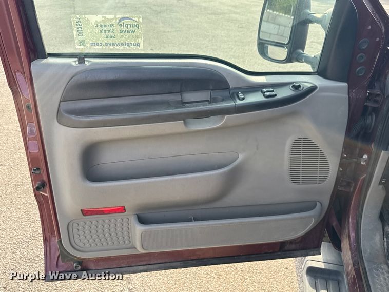 image for item DU3521 2006 Ford F350 Super Duty SuperCab utility bed pickup truck