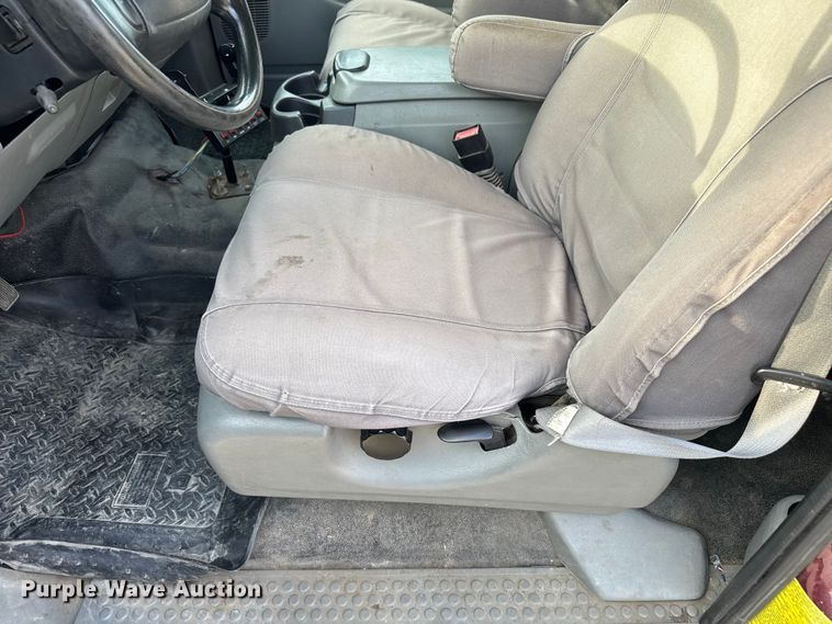 image for item DU3521 2006 Ford F350 Super Duty SuperCab utility bed pickup truck