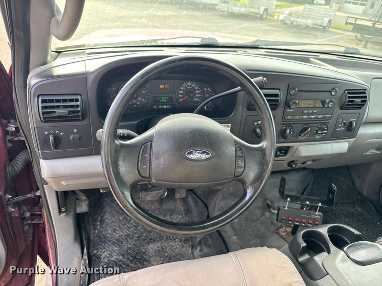 image for item DU3521 2006 Ford F350 Super Duty SuperCab utility bed pickup truck