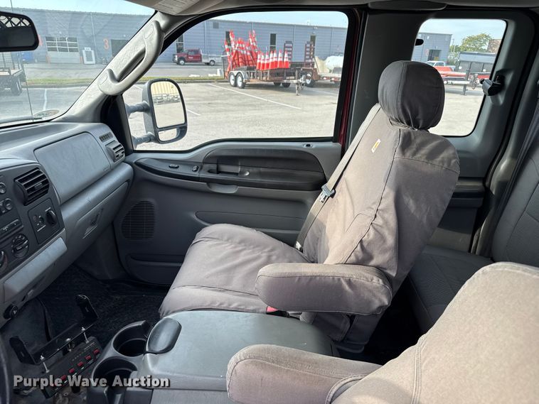 image for item DU3521 2006 Ford F350 Super Duty SuperCab utility bed pickup truck