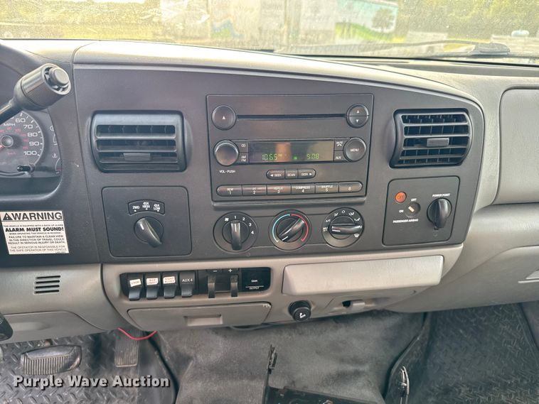 image for item DU3521 2006 Ford F350 Super Duty SuperCab utility bed pickup truck